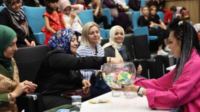 KÜTAHYA BELEDİYESİNDEN YÖRESEL KINA GECESİ VE DEFİLE ETKİNLİĞİ