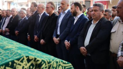 ALTINTAŞ AK PARTİ İLÇE YÖNETİM KURULU ÜYESİ İZZET AKBULUT TOPRAĞA