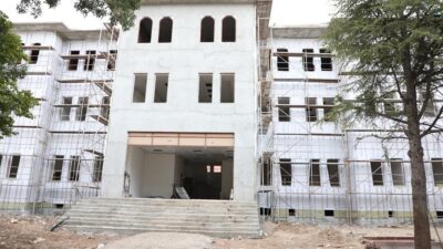 ASLANAPA HÜKÜMET KONAĞI YAPIMINDA SONA GELİNDİ