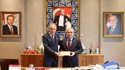 KÜTAHYA BELEDİYE BAŞKANI ALİM IŞIK'A YILIN İL BELEDİYE BAŞKANI ÖDÜLÜ