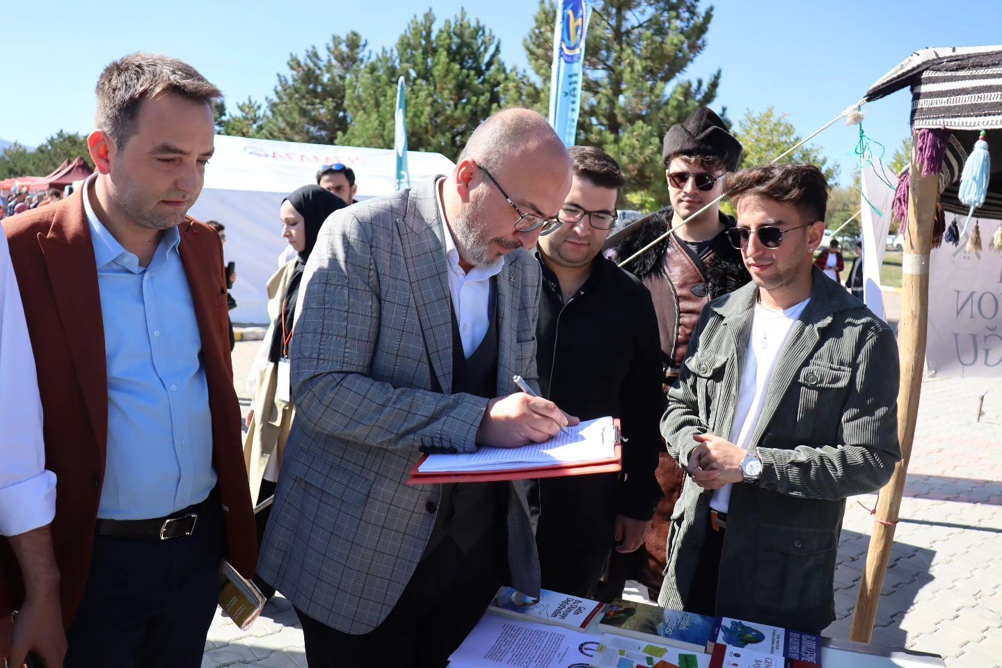 İL BAŞKANI ÖNSAY,” BÜYÜK VE GÜÇLÜ TÜRKİYE’NİN MİMARLARI, GENÇLERİMİZE GÜVENİYORUZ”