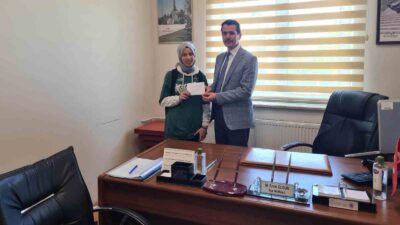 DUMLUPINAR’DA KOMPOZİSYON YARIŞMASINDA DERECEYE GİREN ÖĞRENCİLER ÖDÜLLENDİRİLDİ