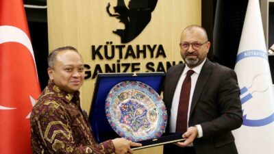 ENDONEZYA BÜYÜKELÇİSİ, KÜTAHYA ORGANİZE SANAYİ BÖLGESİ YÖNETİMİNİ ZİYARET ETTİ