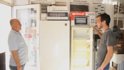 ÜNİVERSİTELERİN AÇILMASIYLA BİRLİKTE ÖĞRENCİLER, İKİNCİ EL VE SPOT EŞYACILARA YÖNELDİ