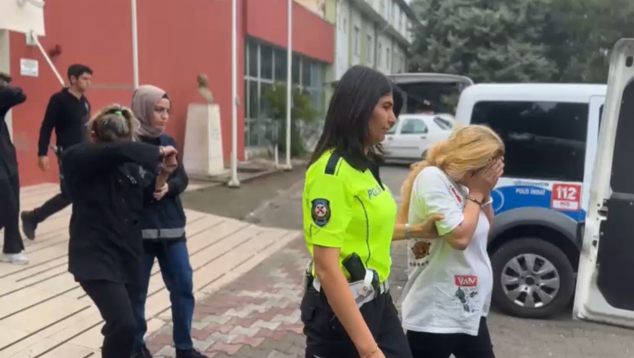 Gediz’de hırsızlık şüphelisi 3 kadın yakalandı