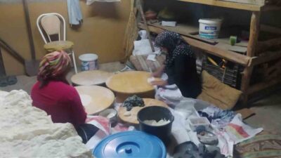 HİSARCIK’LI EV HANIMLARI KIŞLIK KURU YUFKA YAPIMINA BAŞLADI