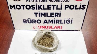 KÜTAHYA’DA DURDURULAN ARAÇTA UYUŞTURUCU ELE GEÇİRİLDİ