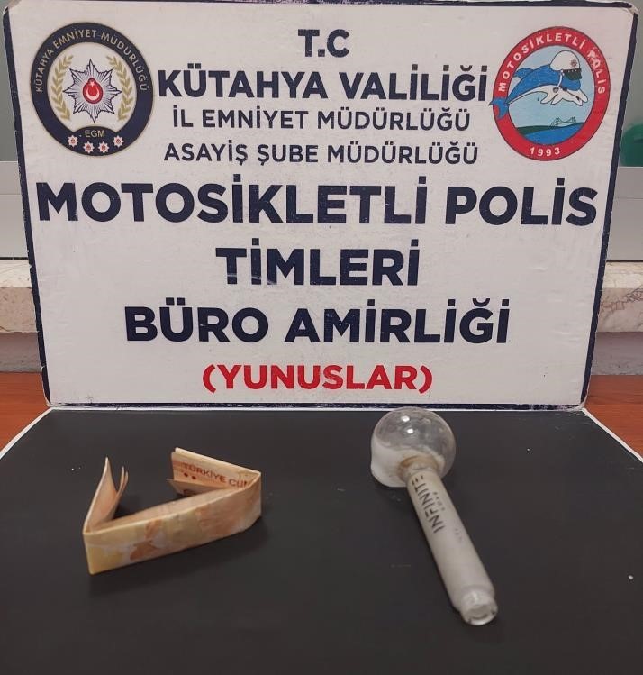 Kütahya’da motosikletli şansın üzerinde uyuşturucu ele geçirildi