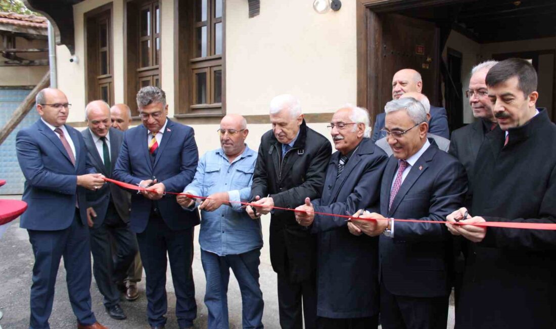 KÜTAHYALI MERHUM SANATÇISI AHMET