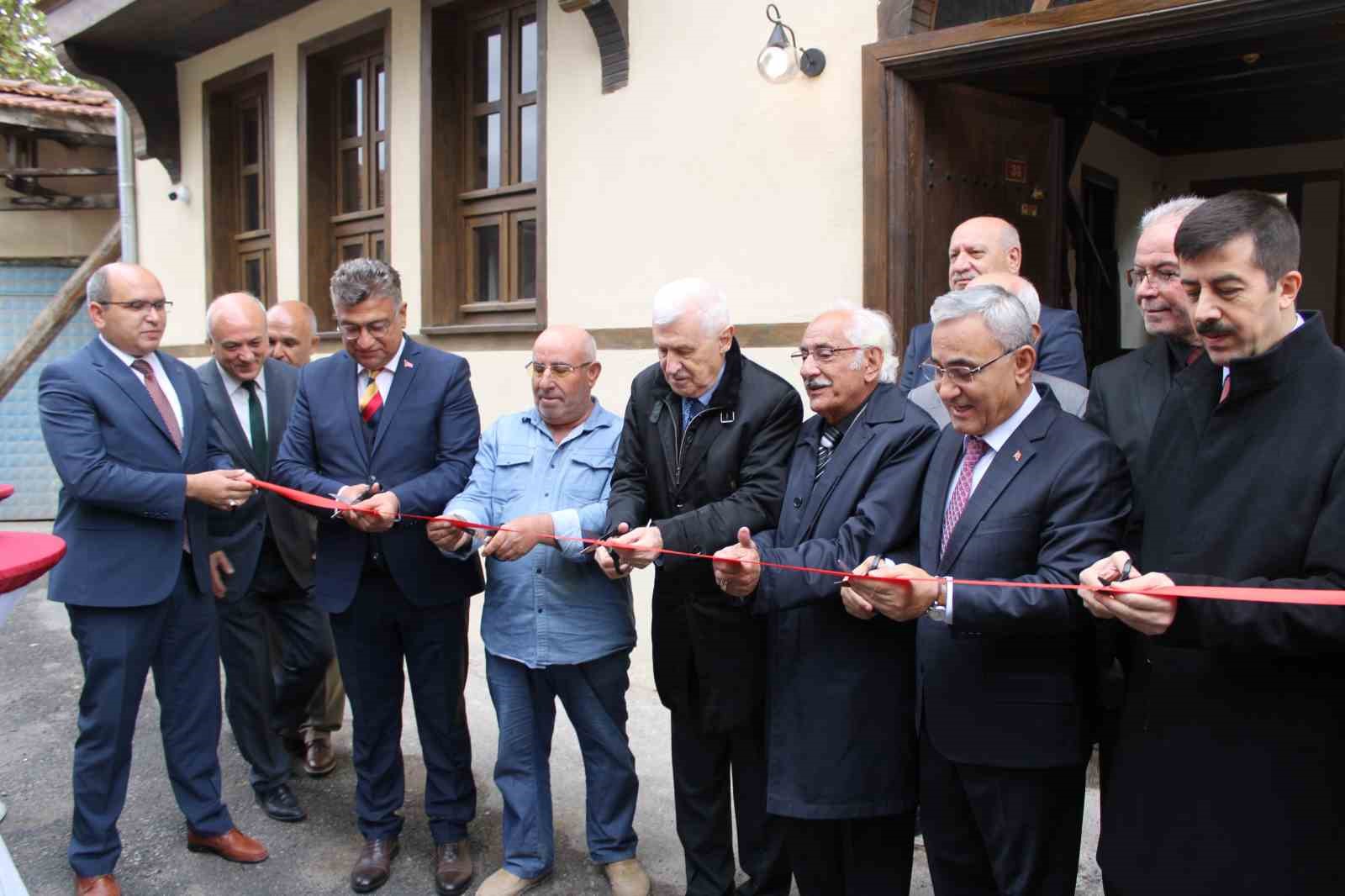 Kütahyalı merhum sanatçısı Ahmet Yakupoğlu’nun doğduğu ev restore ettirilerek müzeye dönüştürüldü