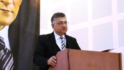 REKTÖR KIZILTOPRAK’TAN ALTINTAŞ MYO’DA İLK DERS