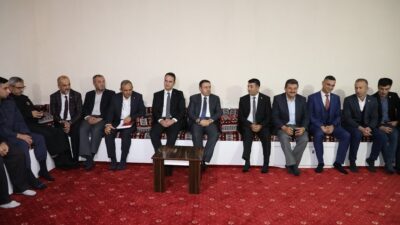 VALİ IŞIN, ASLANAPA’DA MUHTARLARIN TALEPLERİNİ DİNLEDİ