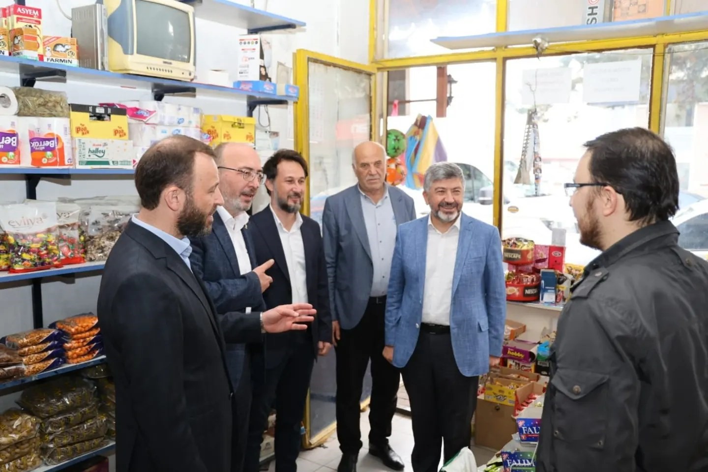 AK PARTİ KÜTAHYA HEYETİ GEDİZ’DE ESNAF ZİYARETİ YAPTI