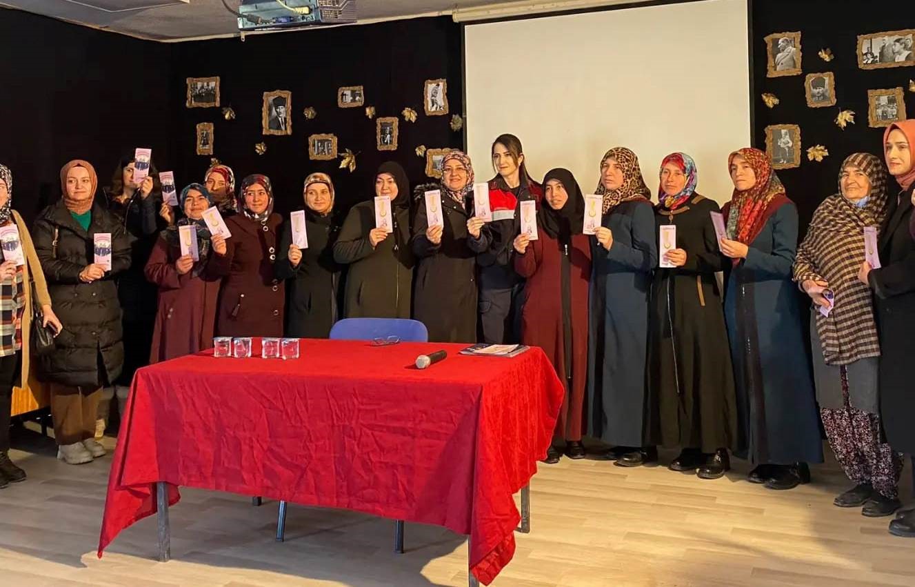 ASLANAPA’DA ÇEŞİTLİ SEMİNERLER DÜZENLENDİ