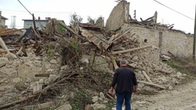 EMET’TE ÇIKAN YANGINDA YAŞLI KADIN YANARAK HAYATINI KAYBETTİ!