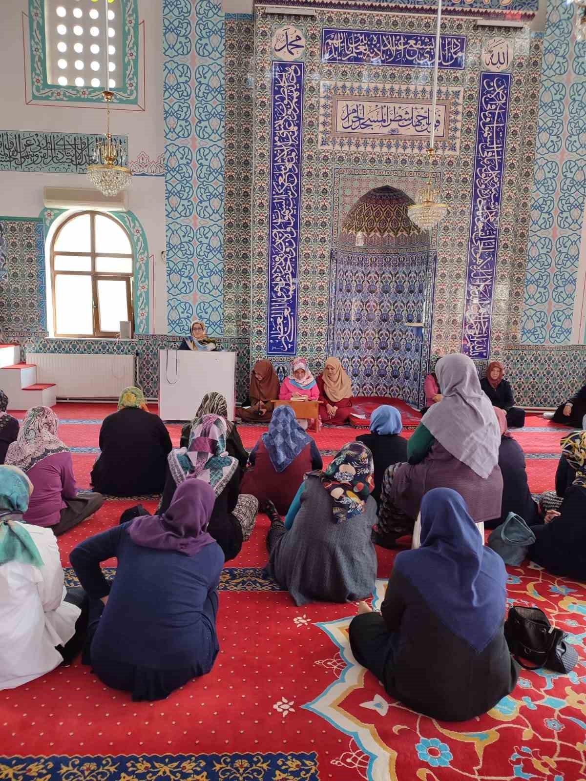 GEDİZ MÜFTÜLÜĞÜNDEN KADINLARA YÖNELİK YENİ PROGRAMLAR DÜZENLENECEK