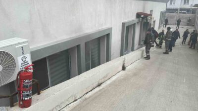 GEDİZ’DE OKUL YURDUNDA ÇIKAN YANGINDA YEMEKHANEDE HASAR OLUŞTU