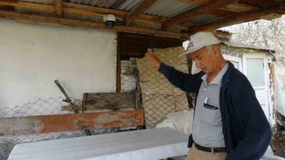 KÜTAHYA'NIN TAVŞANLI İLÇESİ DERBENT KÖYÜNDE GÜVENLİK KAMERASINA ZARAR VEREN AYI