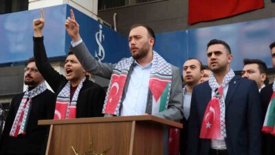 KÜTAHYA’DA AK PARTİLİ GENÇLERDEN İSRAİL’E YÖNELİK, “SAY STOP” BASIN AÇIKLAMASI