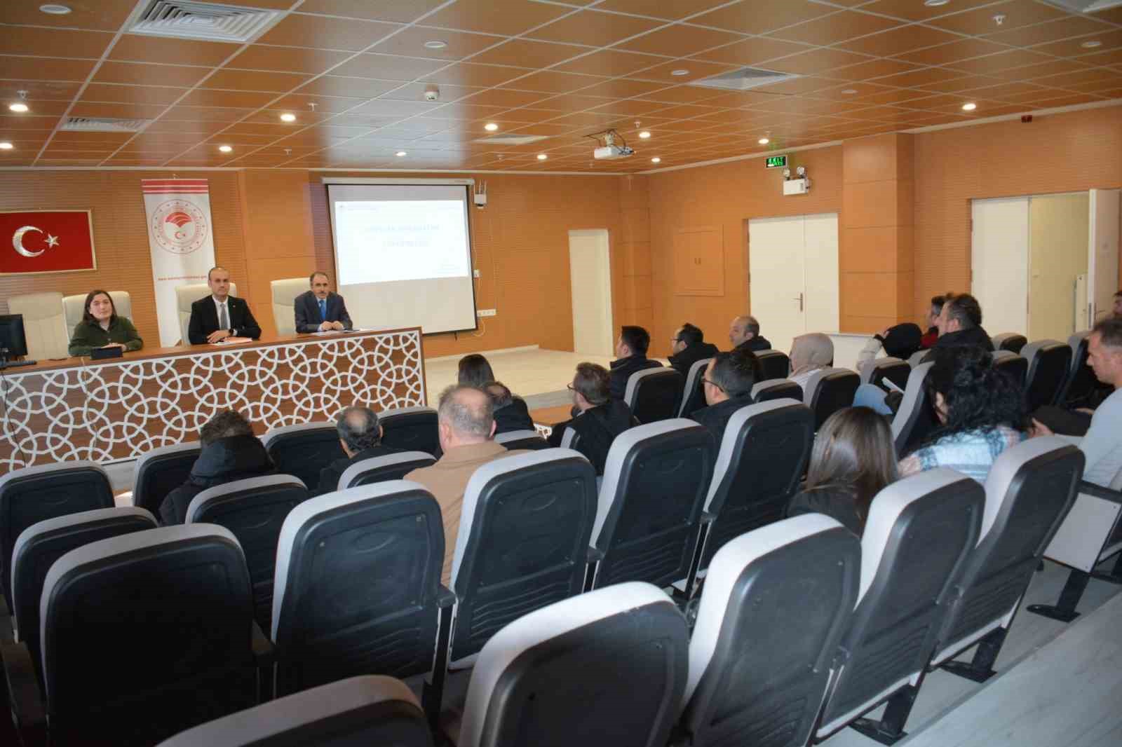 KÜTAHYA’DA ÇKS YÖNETMELİĞİNDE YAPILAN DEĞİŞİKLER KONUSUNDA BİLGİLENDİRME TOPLANTISI