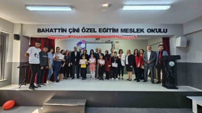 KÜTAHYA’DA "CUMHURİYETİMİZ 100. YAŞINDA" KONULU RESİM YARIŞMASI ÖDÜL TÖRENİ