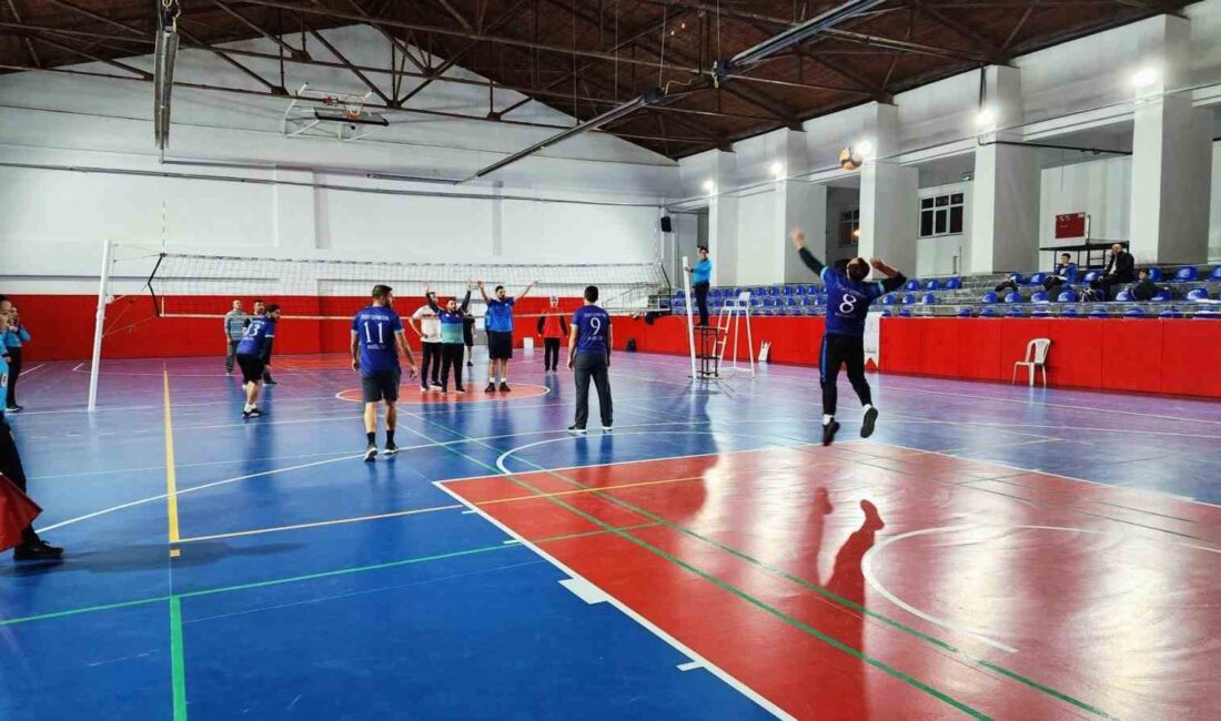 KÜTAHYA’DA EĞİTİM ÇALIŞANLARI VOLEYBOL