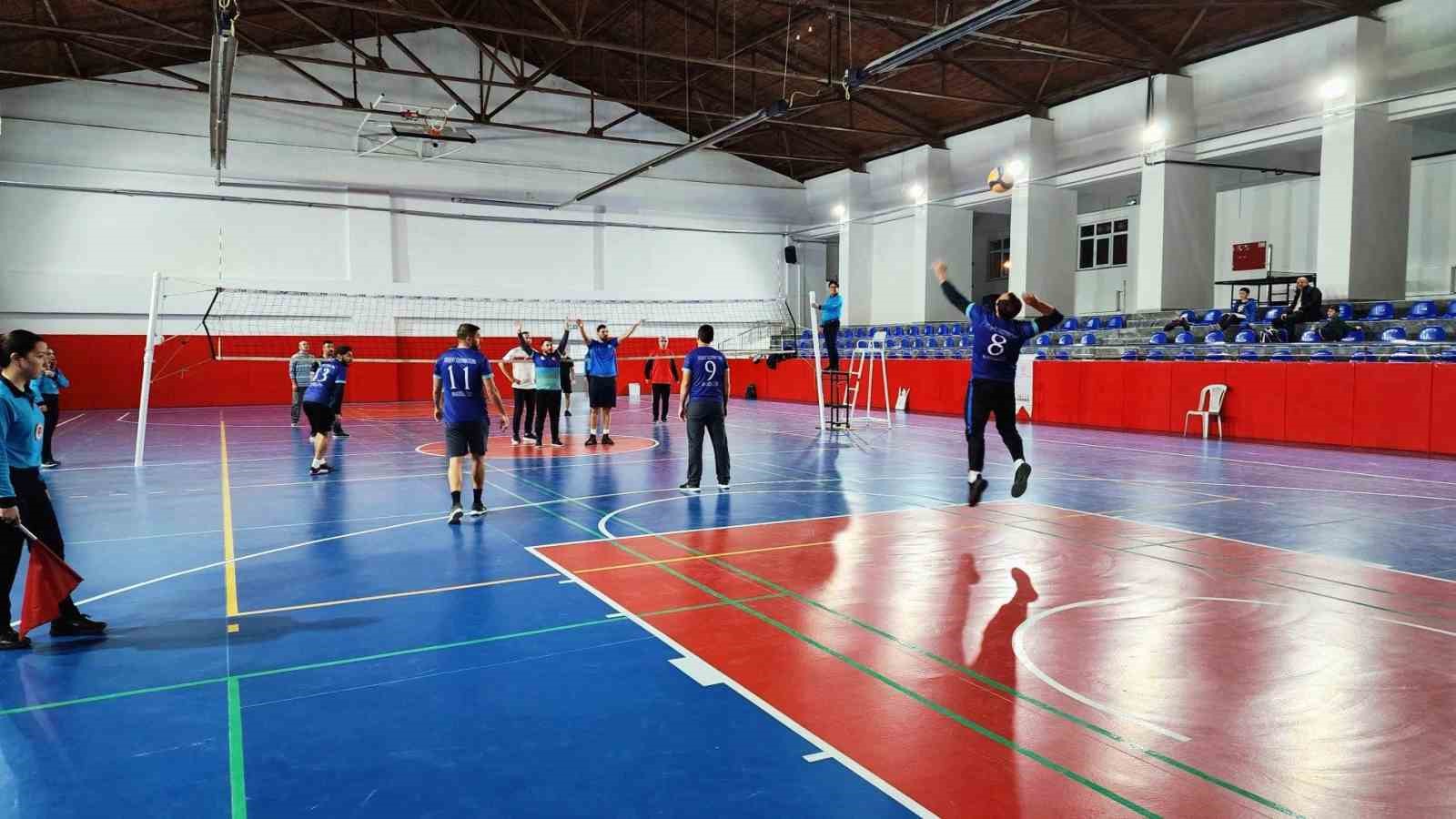 Kütahya’da eğitim çalışanları voleybol turnuvası