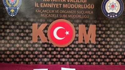 EVLERDE VE ARAÇTA YAPILAN ARAMADA 3 MÜŞTEKİYE AİT OLABİLECEĞİ DEĞERLENDİRİLEN