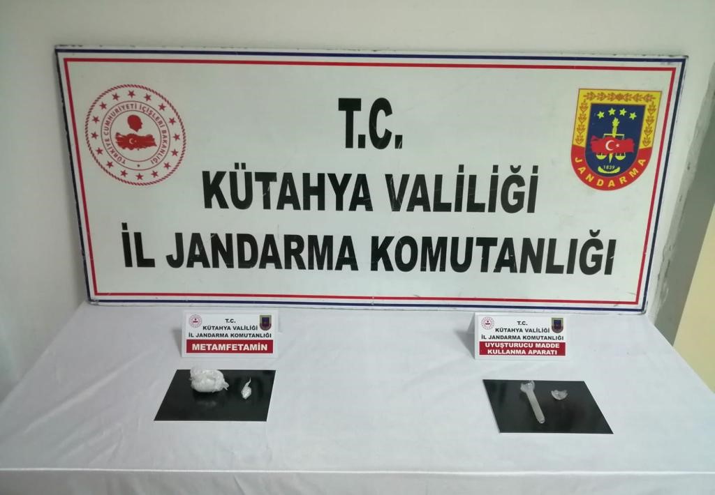 Kütahya’da üzerinde uyuşturucu bulunan otobüs yolcusu tutuklandı