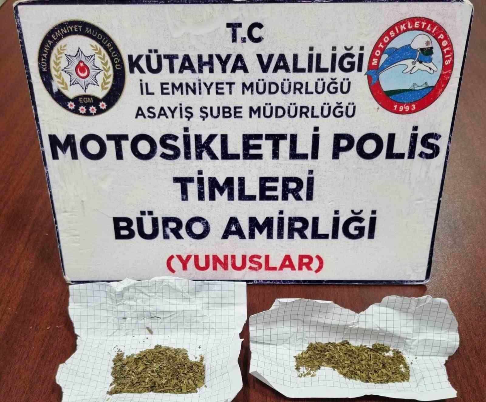 KÜTAHYA’DA YUNUS TİMLERİ UYUŞTURUCU ELE GEÇİRDİ