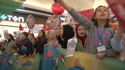 KÜTAHYALI ÇOCUKLAR, FİLİSTİNLİ AKRANLARINA DESTEK İÇİN YÜRÜDÜ