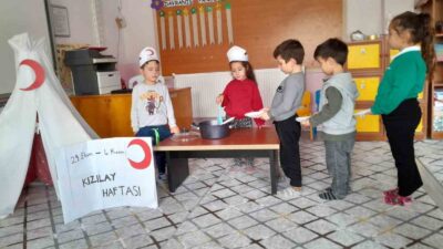 MİNİKLERİN KIZILAY HAFTASI KUTLAMASI