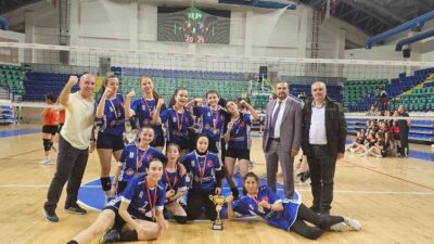 SİMAV NURULLAH KOYUNCUOĞLU ANADOLU LİSESİ GENÇ KIZLAR VOLEYBOL TAKIMI İL