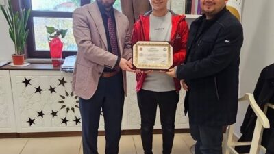 SİMAV’DA 3 KUR'AN KURSU ÖĞRENCİSİNE HAFIZLIK BELGESİ