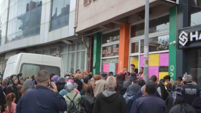 TAVŞANLI'DA TEKSTİL MAĞAZASI AÇILIŞINDA İZDİHAM