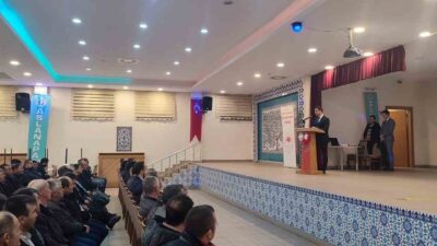 ASLANAPA’DA ÇİFTÇİ EĞİTİM TOPLANTISI