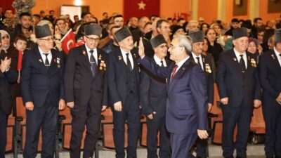 BAŞKAN IŞIK, KÜTAHYA HAVA ER EĞİTİM TUGAY KOMUTANLIĞINDAKİ YEMİN TÖRENİNE