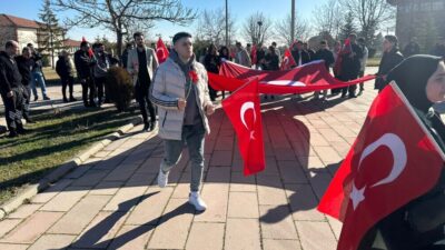 DPÜ ÖĞRENCİLERİ ŞEHİTLER İÇİN YÜRÜDÜ