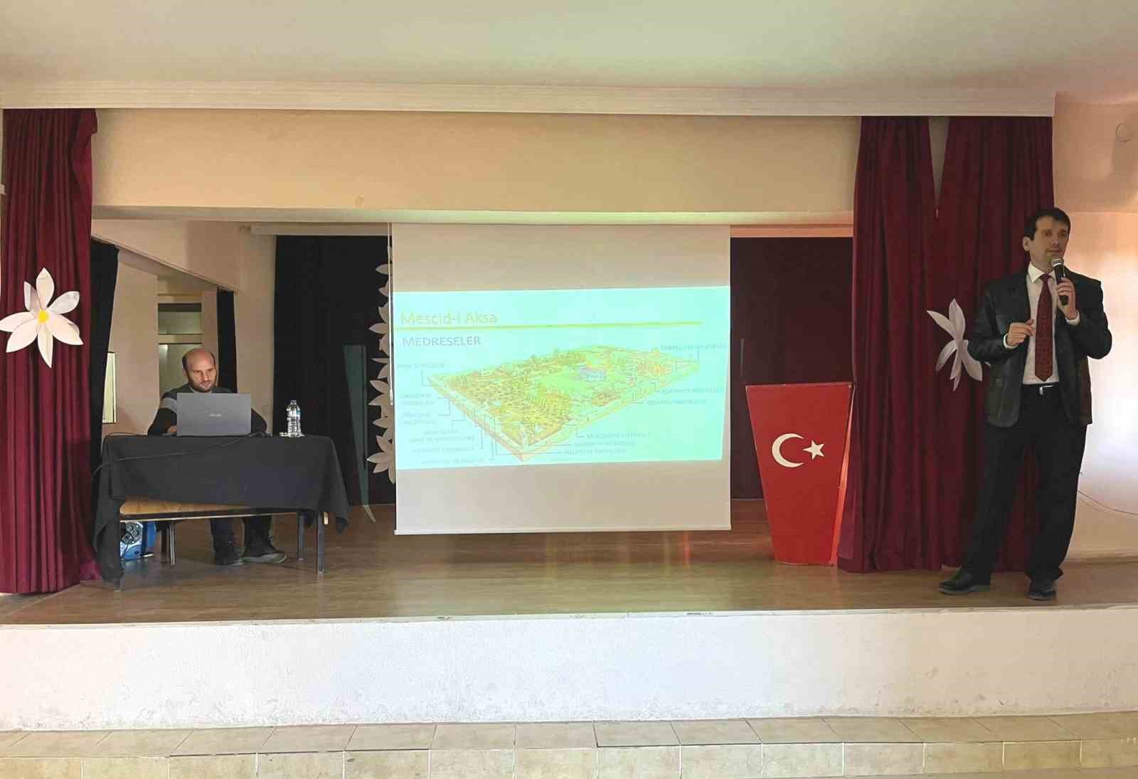 DUMLUPINAR’DA “MAHZUN KALPLERİN ESİR ŞEHRİ KUDÜS” BAŞLIKLI KONFERANS