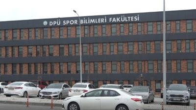 HALİL UMUT MELER'İN MEZUN OLDUĞU OKULUN ÖĞRENCİLERİ YUMRUKLU SALDIRIYI KINADI
