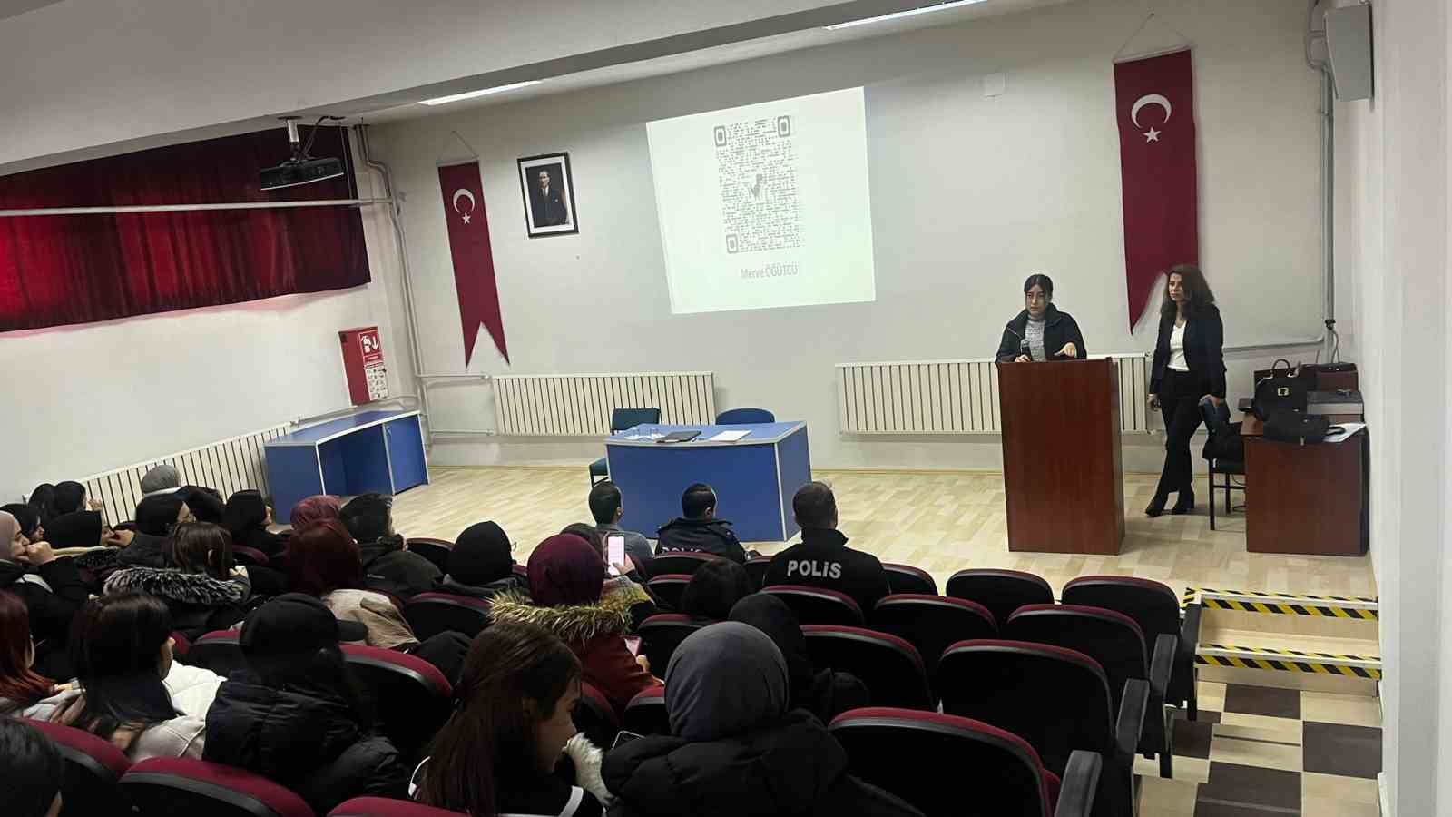 Hisarcık MYO’da bağımlılıkla mücadele ve KADES uygulaması bilgilendirme semineri