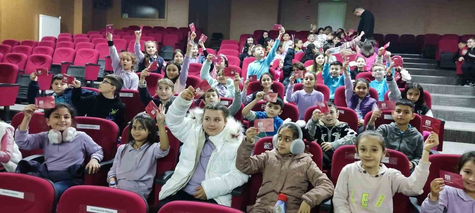 HİSARCIK’TA İLK VE ORTAOKUL ÖĞRENCİLERİNE 112 ACİL ÇAĞRI MERKEZİ TANITILDI