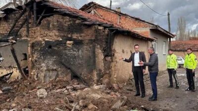 KAYMAKAM DEMİRCİ, YANAN MAHALLE FIRININDA İNCELEMELERDE BULUNDU