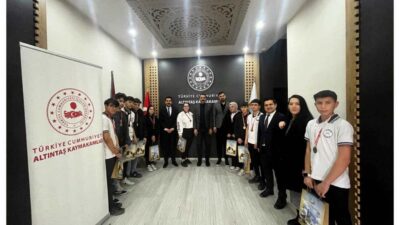 KAYMAKAMI BOZOĞLAN, SPOR MÜSABAKALARINDA DERECEYE GİREN ÖĞRENCİLERİ ÖDÜLLENDİRDİ