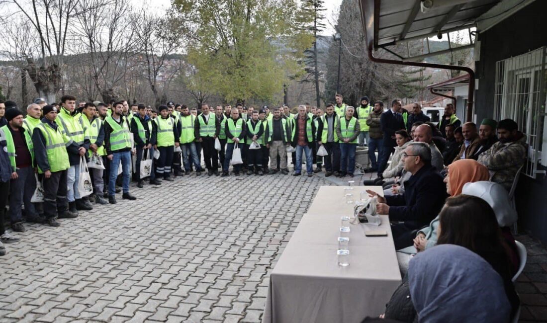 KÜTAHYA BELEDİYE BAŞKANI IŞIK, PARK VE BAHÇELER MÜDÜRLÜĞÜNÜ ZİYARET ETTİ