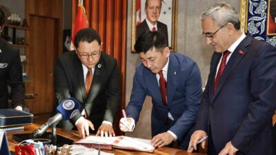 KÜTAHYA, MOĞOLİSTAN'IN DARKHAN KENTİ İLE KARDEŞ ŞEHİR OLDU