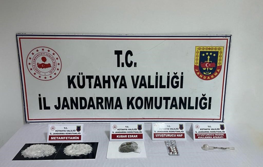 KÜTAHYA’DA DURDURULAN ARAÇTA UYUŞTURUCU