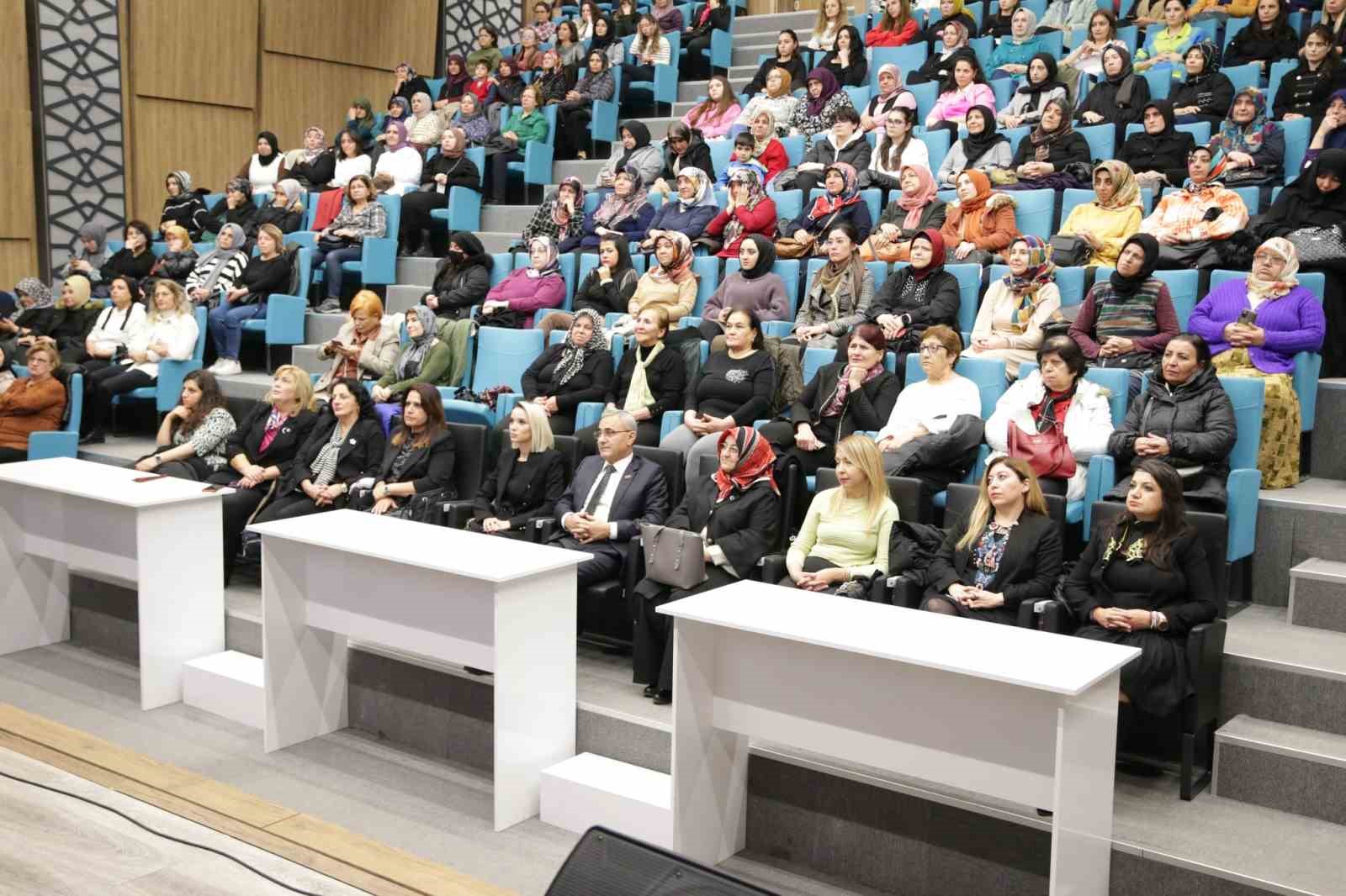 Kütahya’da ’Kadın hakları ve aile içi iletişim’ semineri