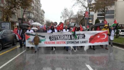 KÜTAHYA'DA HEKİMLER VE SAĞLIK ÇALIŞANLARINDAN FİLİSTİN İÇİN SESSİZ YÜRÜYÜŞ