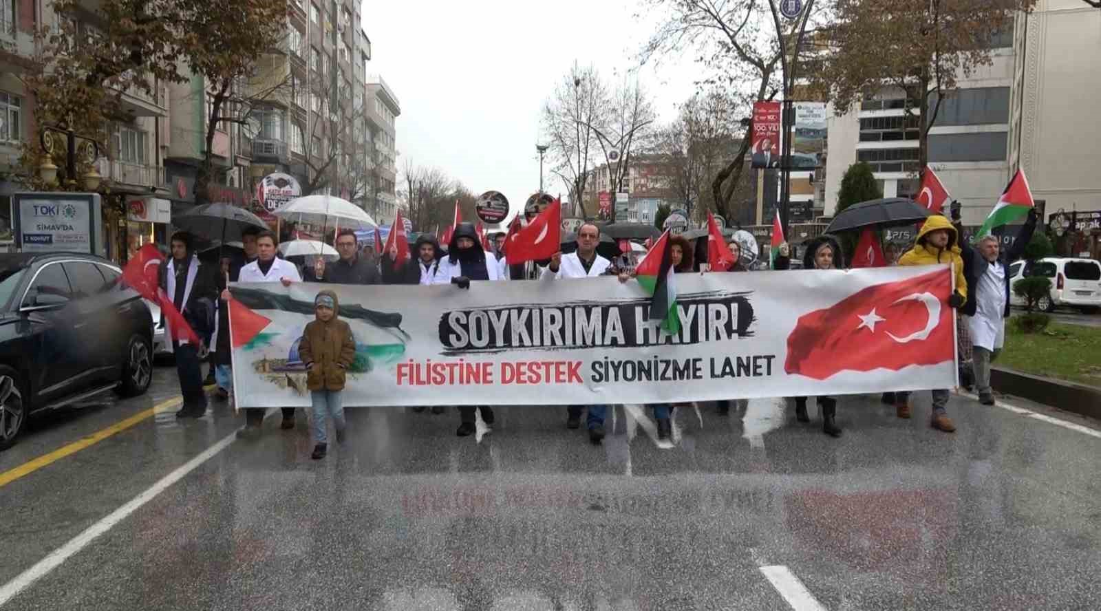KÜTAHYA'DA HEKİMLER VE SAĞLIK ÇALIŞANLARINDAN FİLİSTİN İÇİN SESSİZ YÜRÜYÜŞ